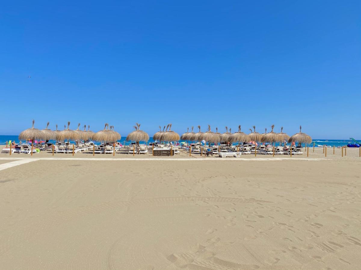 Costa Del Sol Seaside Studio - 5 Mins From Beach フエンヒロラ エクステリア 写真