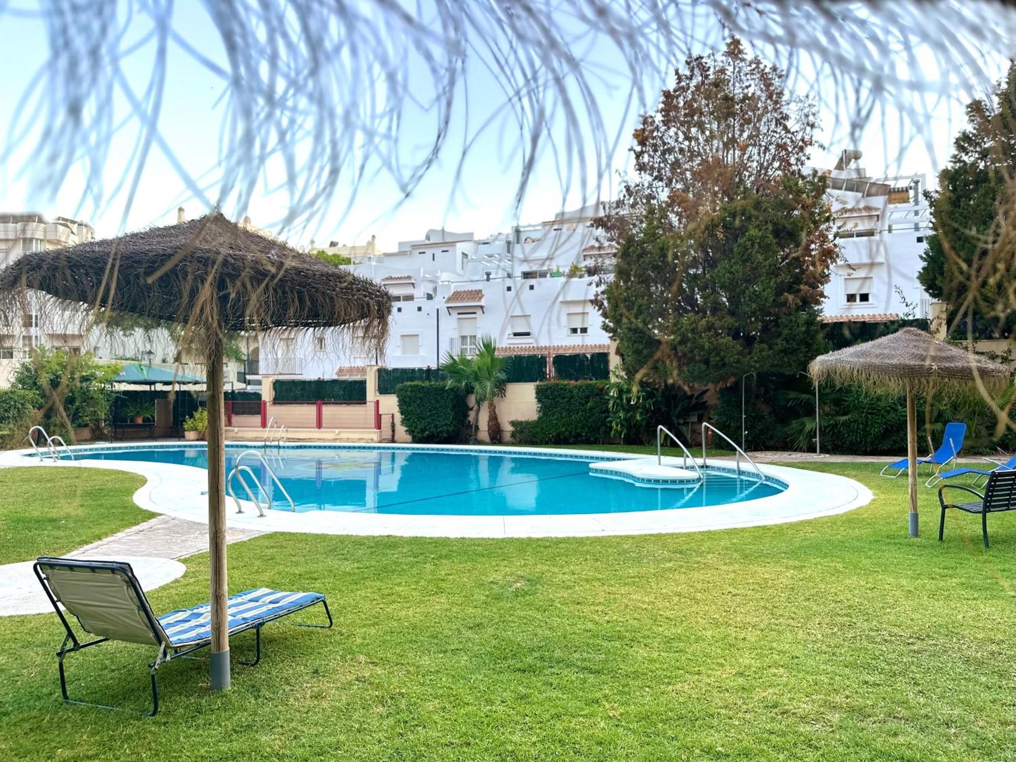 Costa Del Sol Seaside Studio - 5 Mins From Beach フエンヒロラ エクステリア 写真