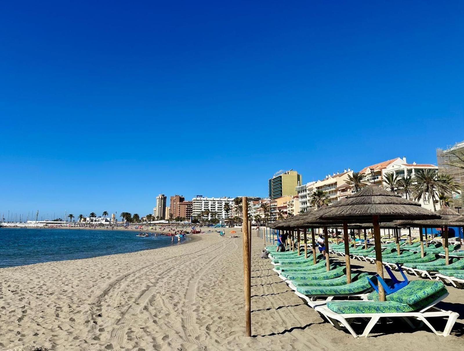 Costa Del Sol Seaside Studio - 5 Mins From Beach フエンヒロラ エクステリア 写真