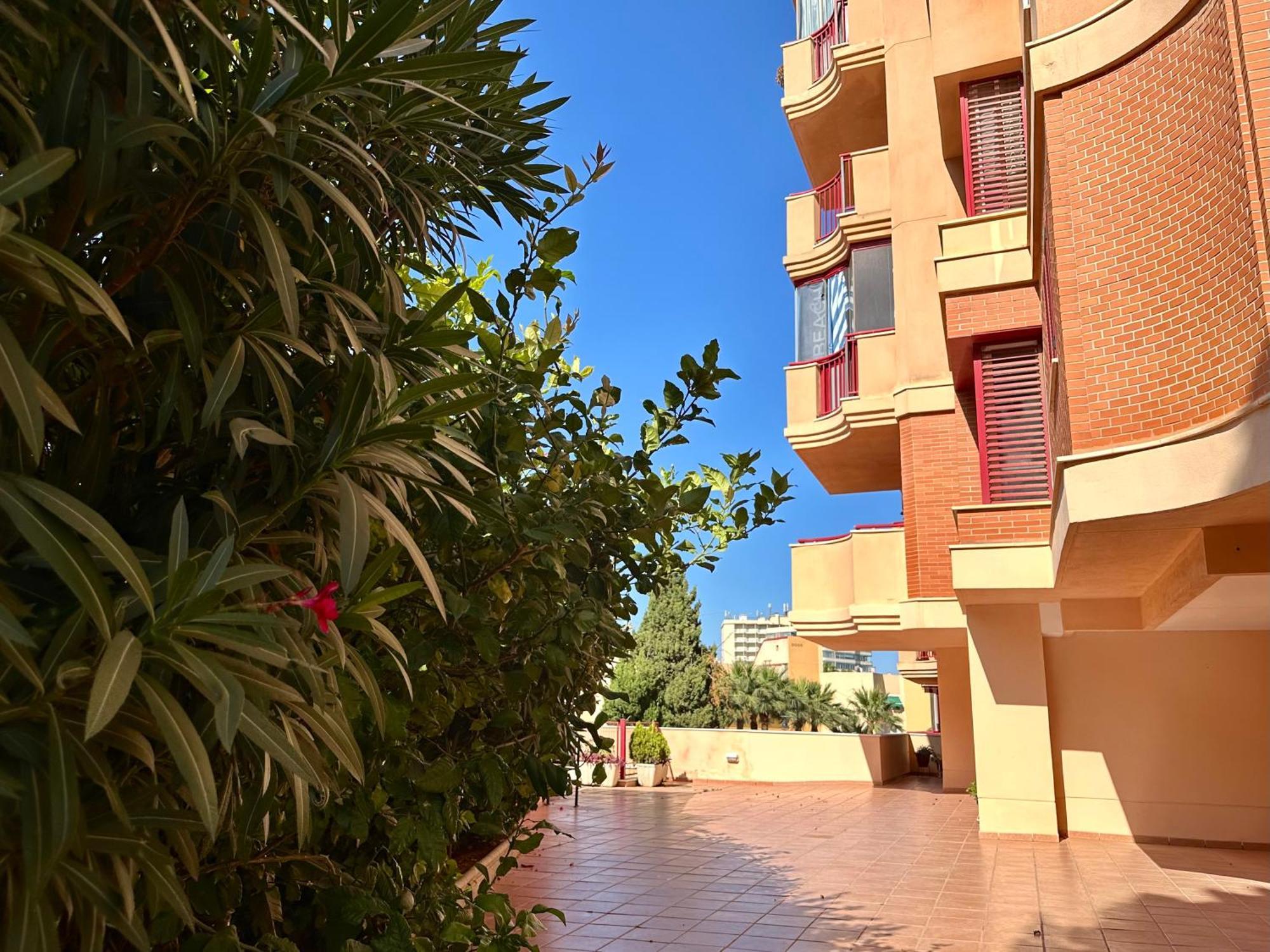 Costa Del Sol Seaside Studio - 5 Mins From Beach フエンヒロラ エクステリア 写真