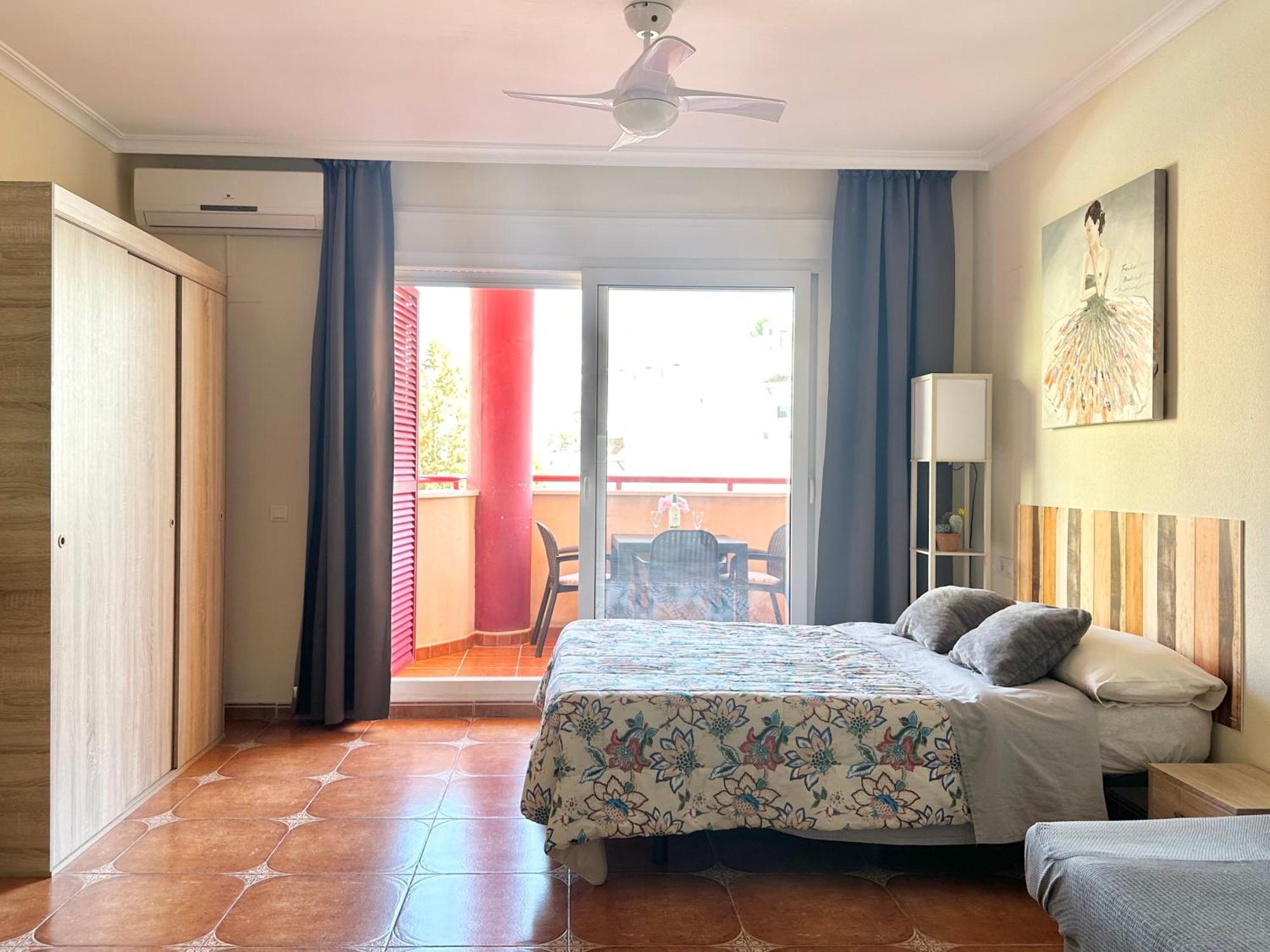 Costa Del Sol Seaside Studio - 5 Mins From Beach フエンヒロラ エクステリア 写真