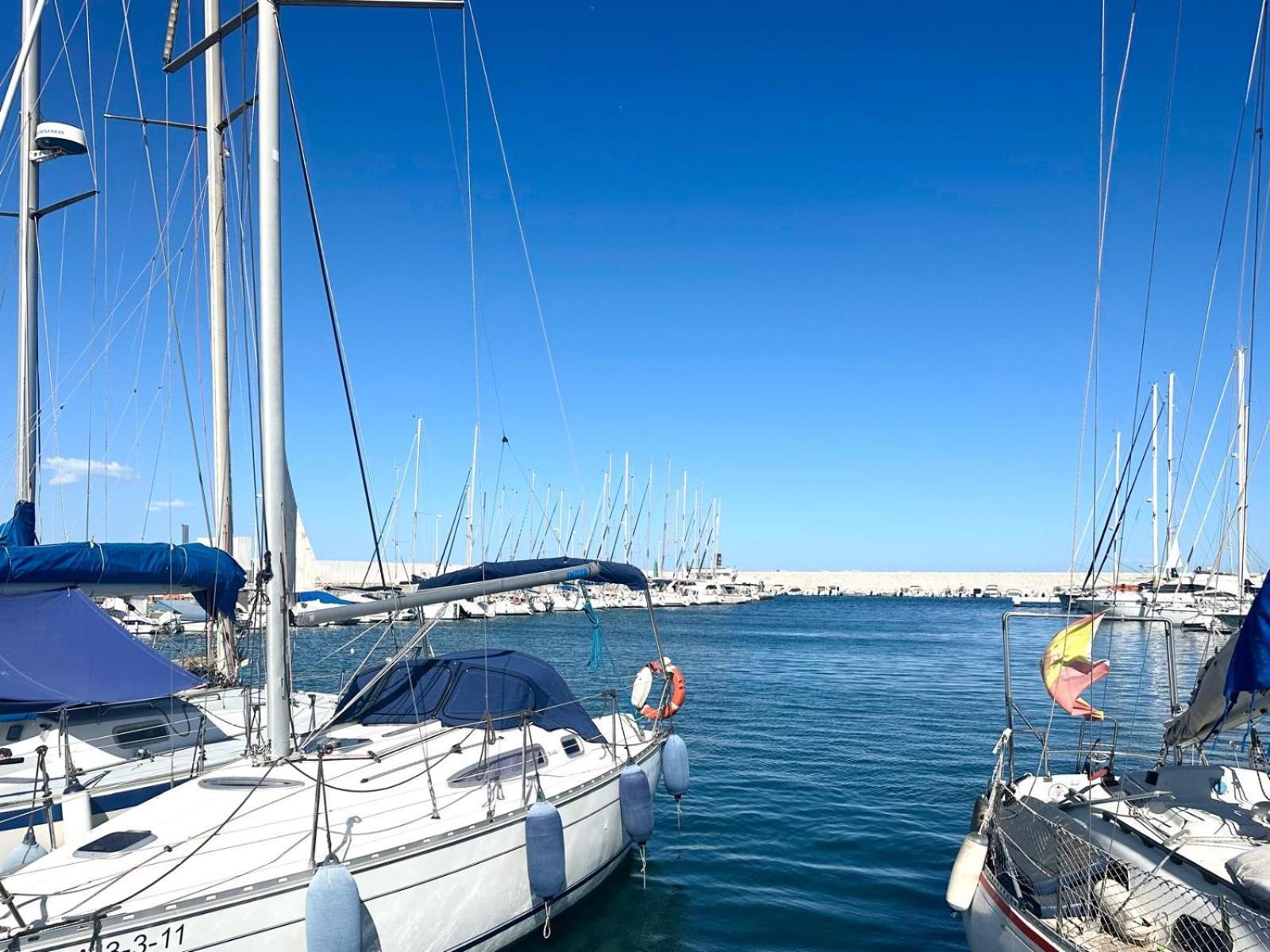 Costa Del Sol Seaside Studio - 5 Mins From Beach フエンヒロラ エクステリア 写真