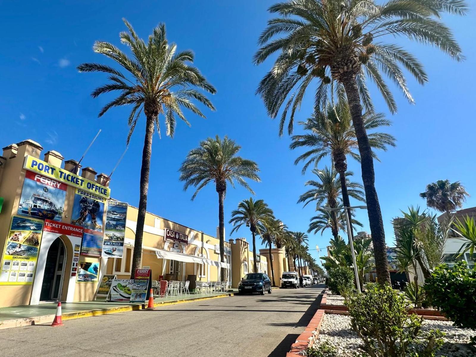 Costa Del Sol Seaside Studio - 5 Mins From Beach フエンヒロラ エクステリア 写真