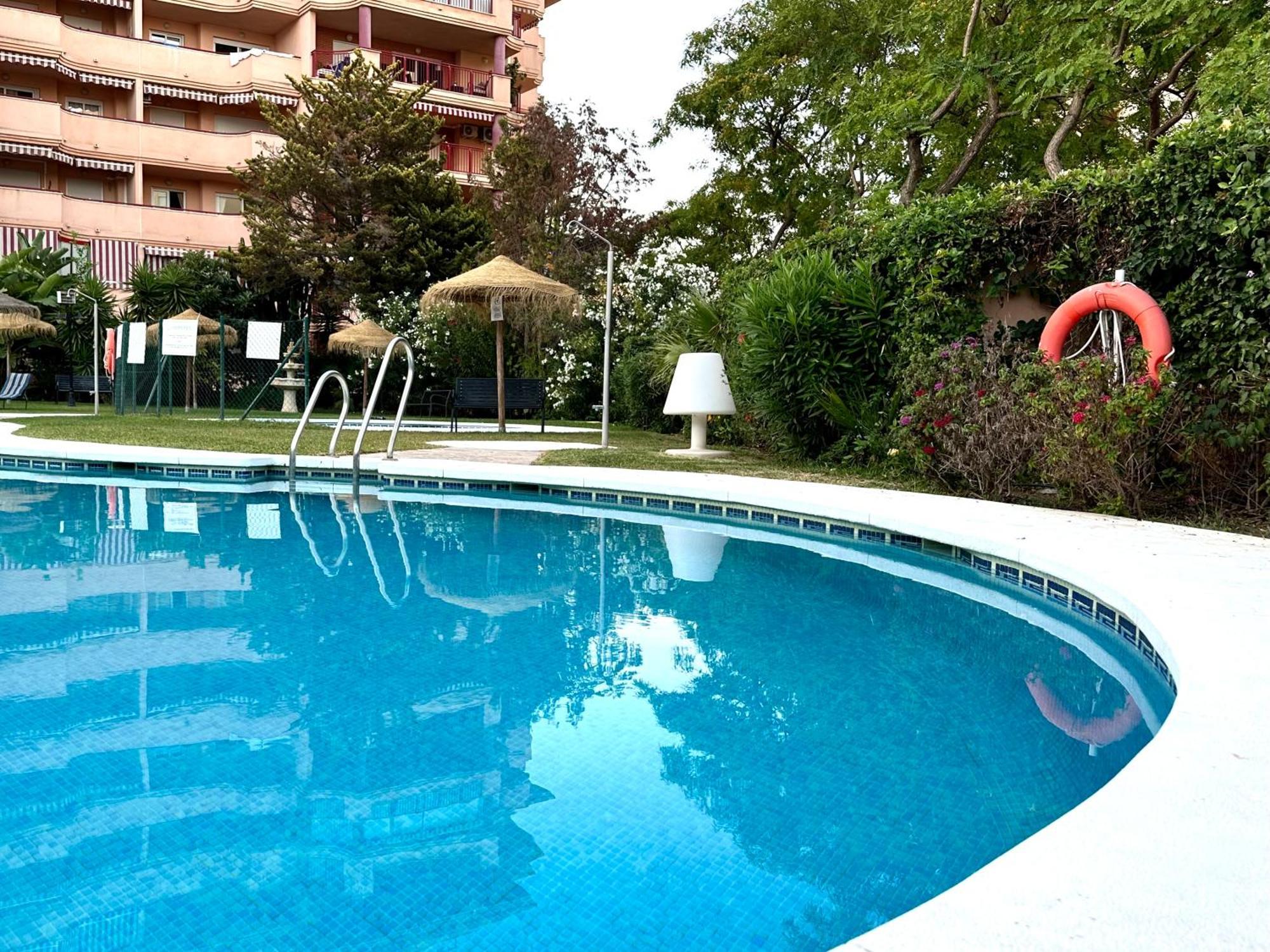 Costa Del Sol Seaside Studio - 5 Mins From Beach フエンヒロラ エクステリア 写真